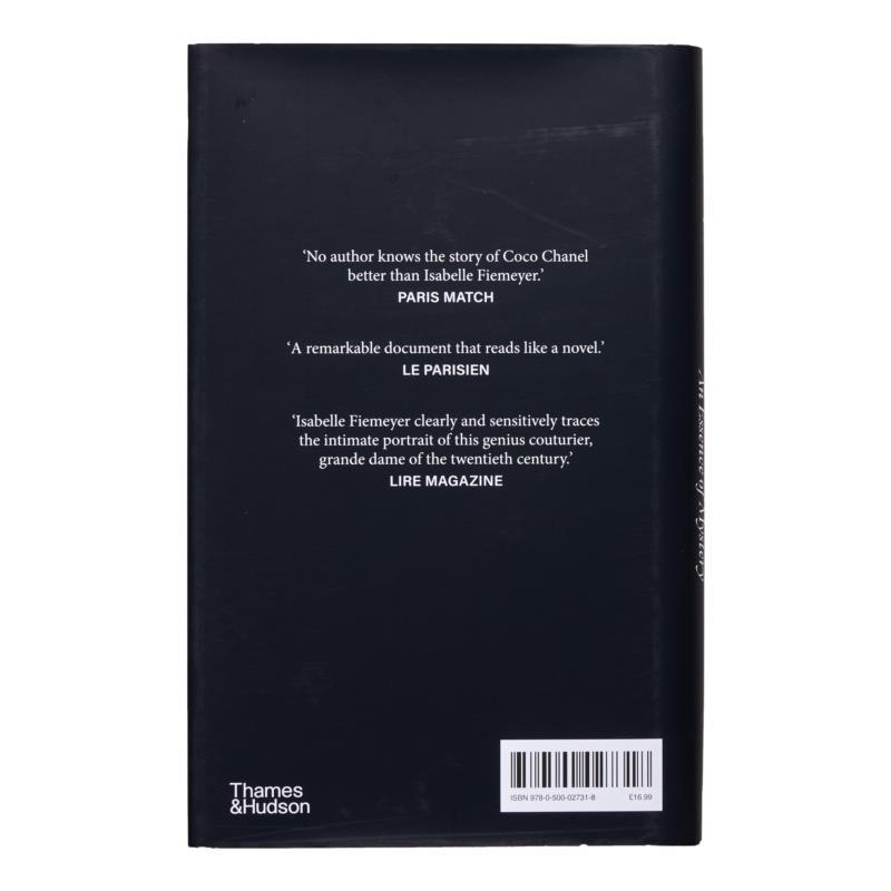 Coco Chanel An Essence Of Myst - Photography Book 评论和价格