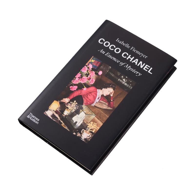 Coco Chanel An Essence Of Myst - Photography Book 评论和价格